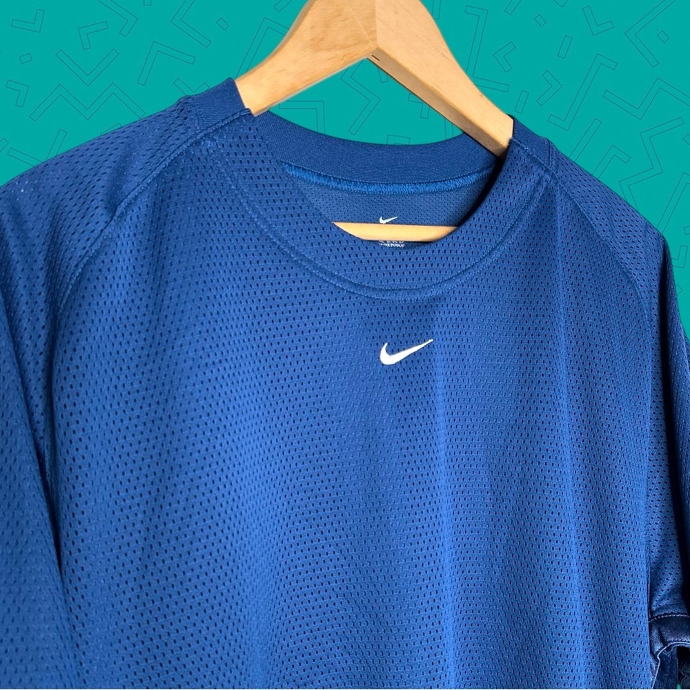 Nike center swoosh shirt